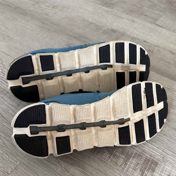 On Running Men's Teal and Black Athletic Shoes - Picture 4 of 5